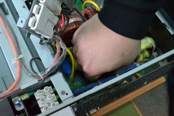 Профілактична чистка роз'ємів та контактів ДБЖ в СЦ Entercom